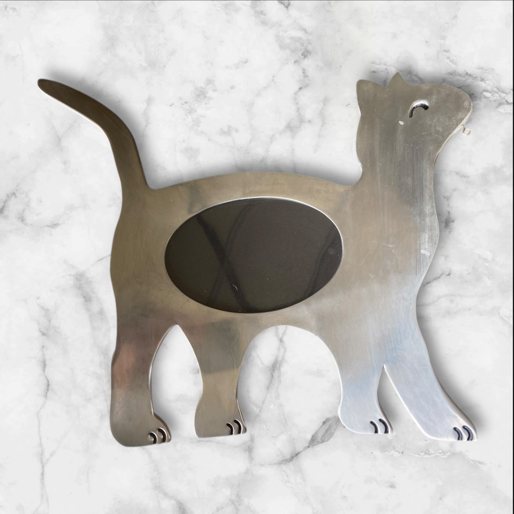 Cat picture frame with charm hanger ( no Charm )